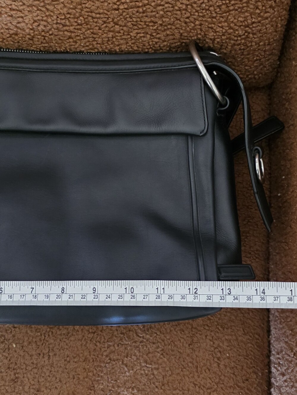 Marc Jacobs Black Leather Messenger Bag. Can't Fit The 13inch Laptop - Picture 11 of 13